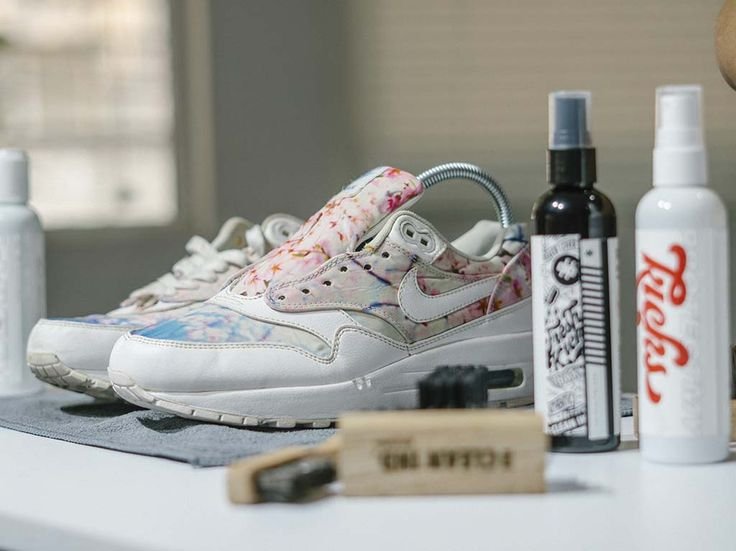 How to Clean Sneakers at Home
